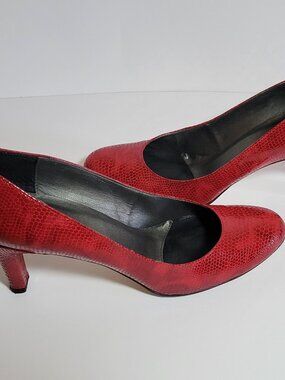 Vaneli Womens Red Heels Size 9 Pumps Snakeskin Udex 3" Round Almond Toe Shoes